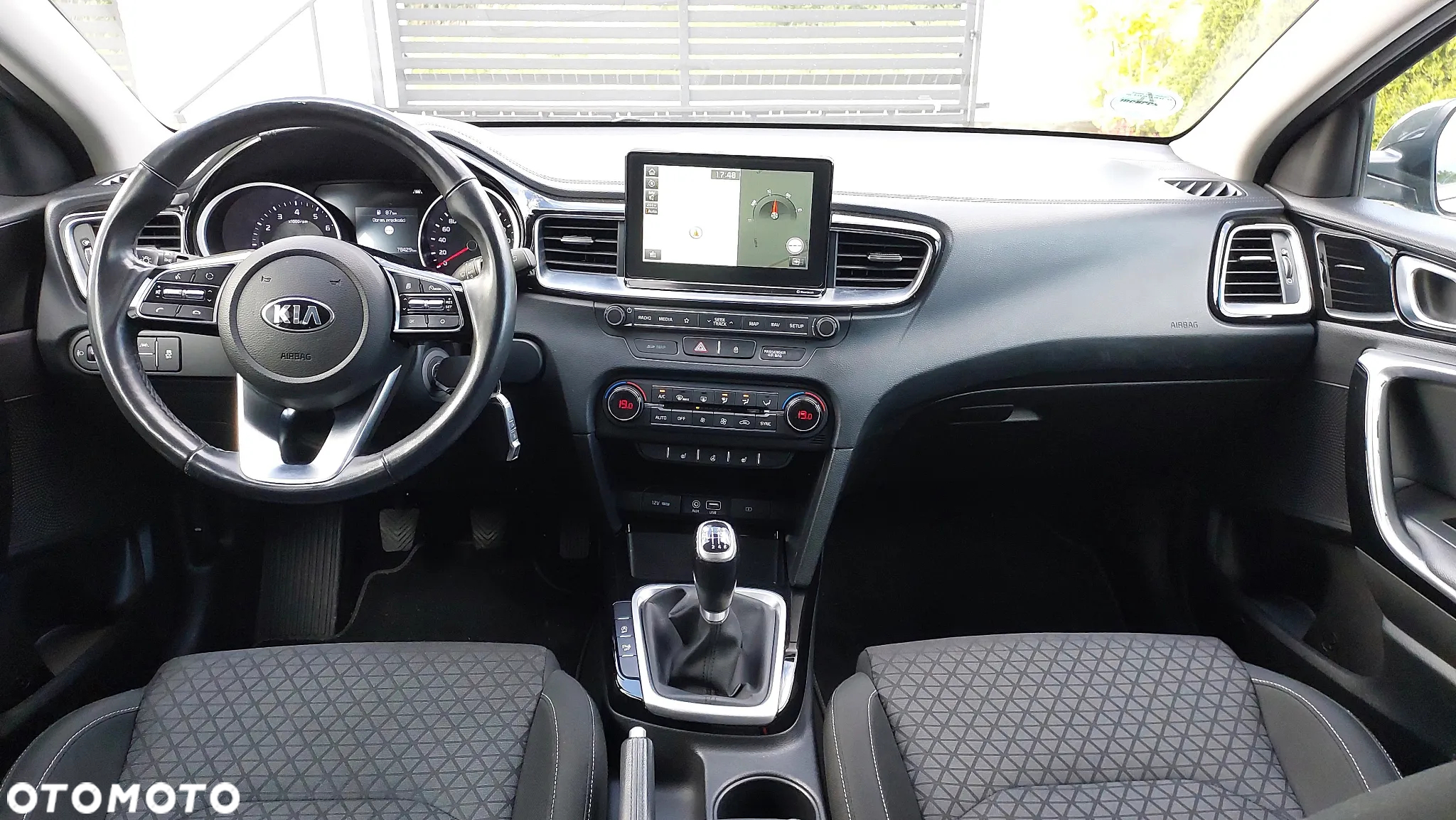 Kia Ceed 1.4 T-GDI L Business Line Plus - 12