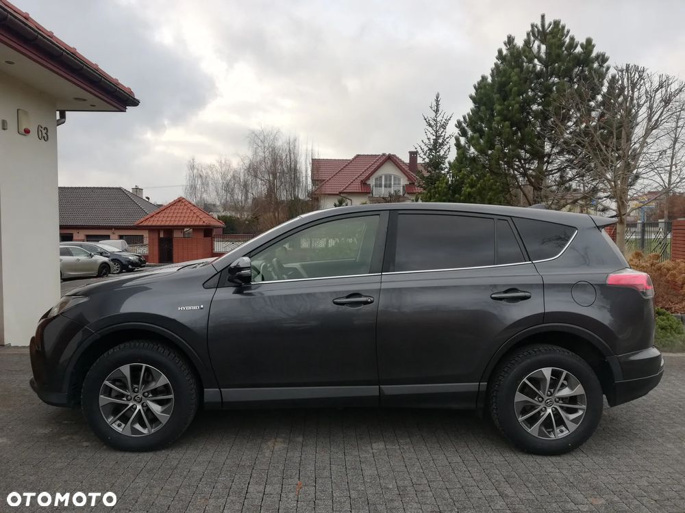 Toyota RAV4 - 6