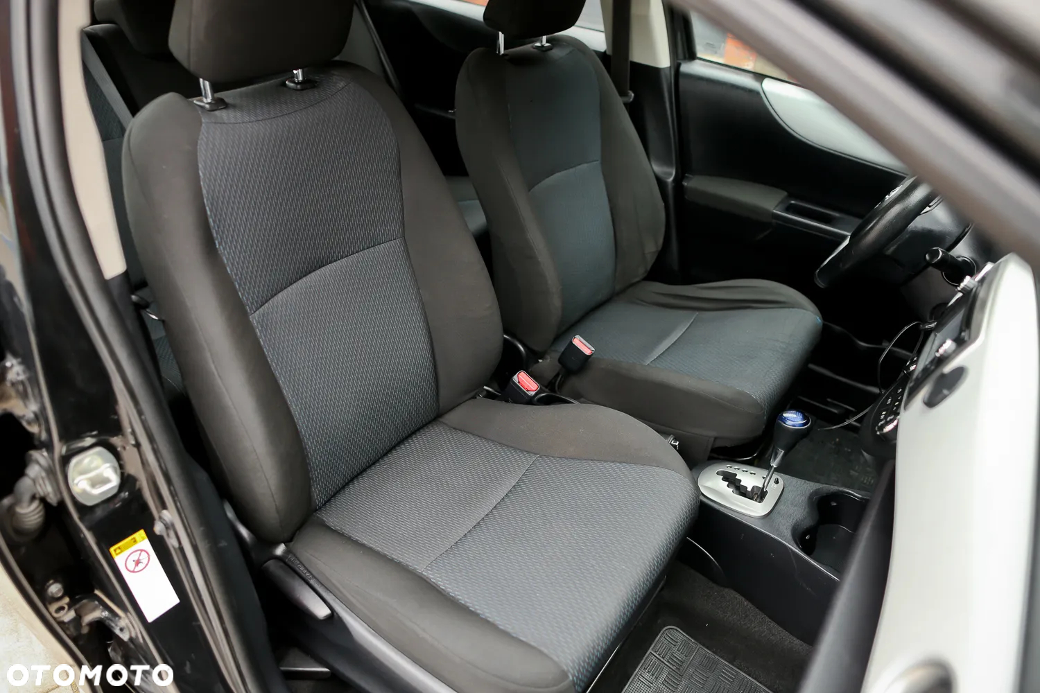 Toyota Yaris ver-hybrid-1-5-vvt--i-comfort - 26