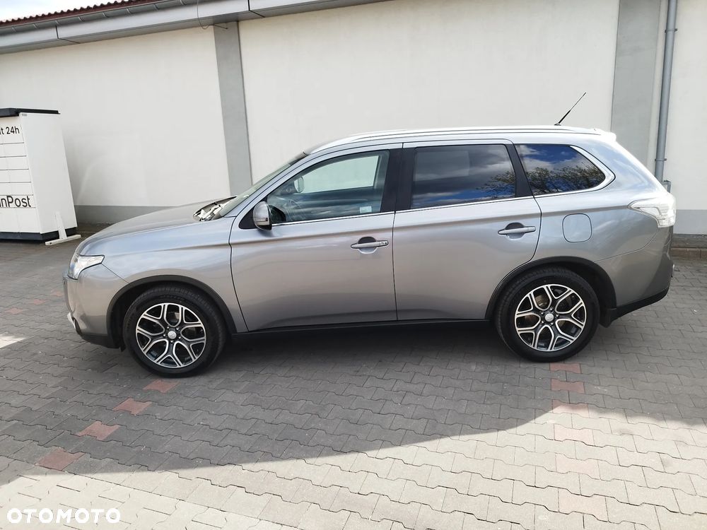 Mitsubishi Outlander 2.0 4WD CVT Diamant Edition+ - 3