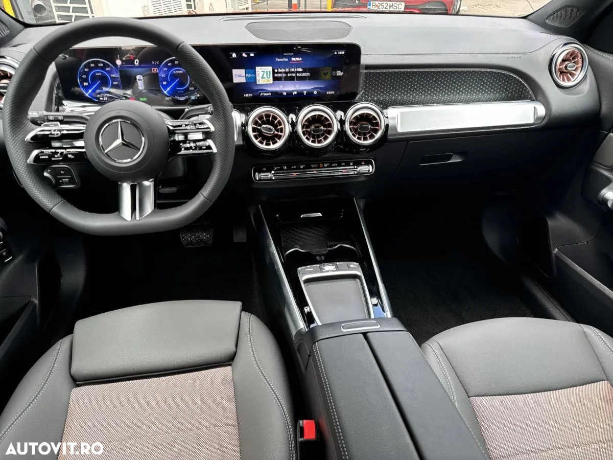 Mercedes-Benz EQB 300 4MATIC - 10