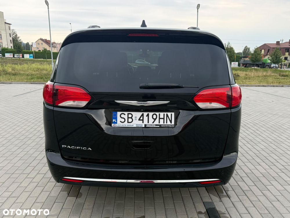 Chrysler Pacifica - 10