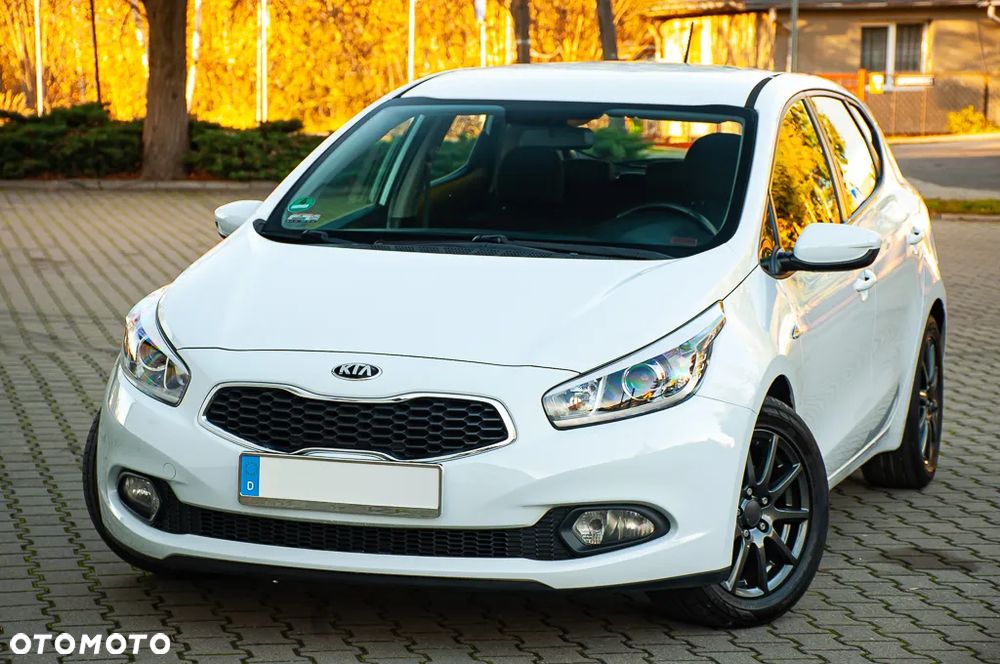 Kia Ceed 1.6 GDI Platinum Edition - 35