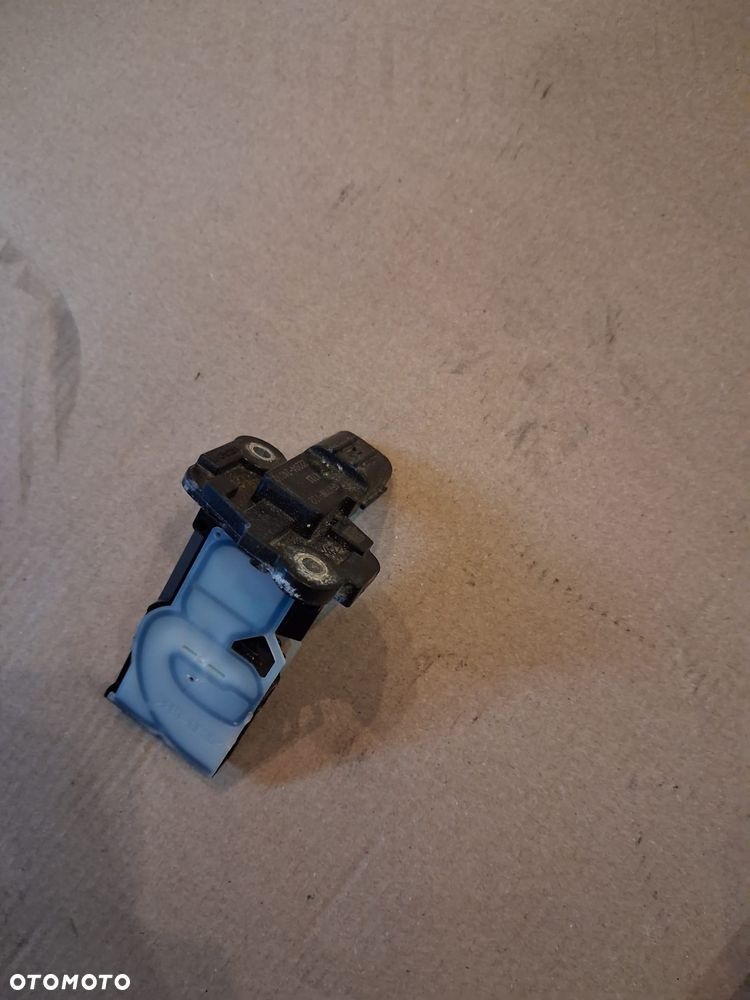 Przepływomierz TOYOTA 22204-24010  1.8 HYB  OE - 2