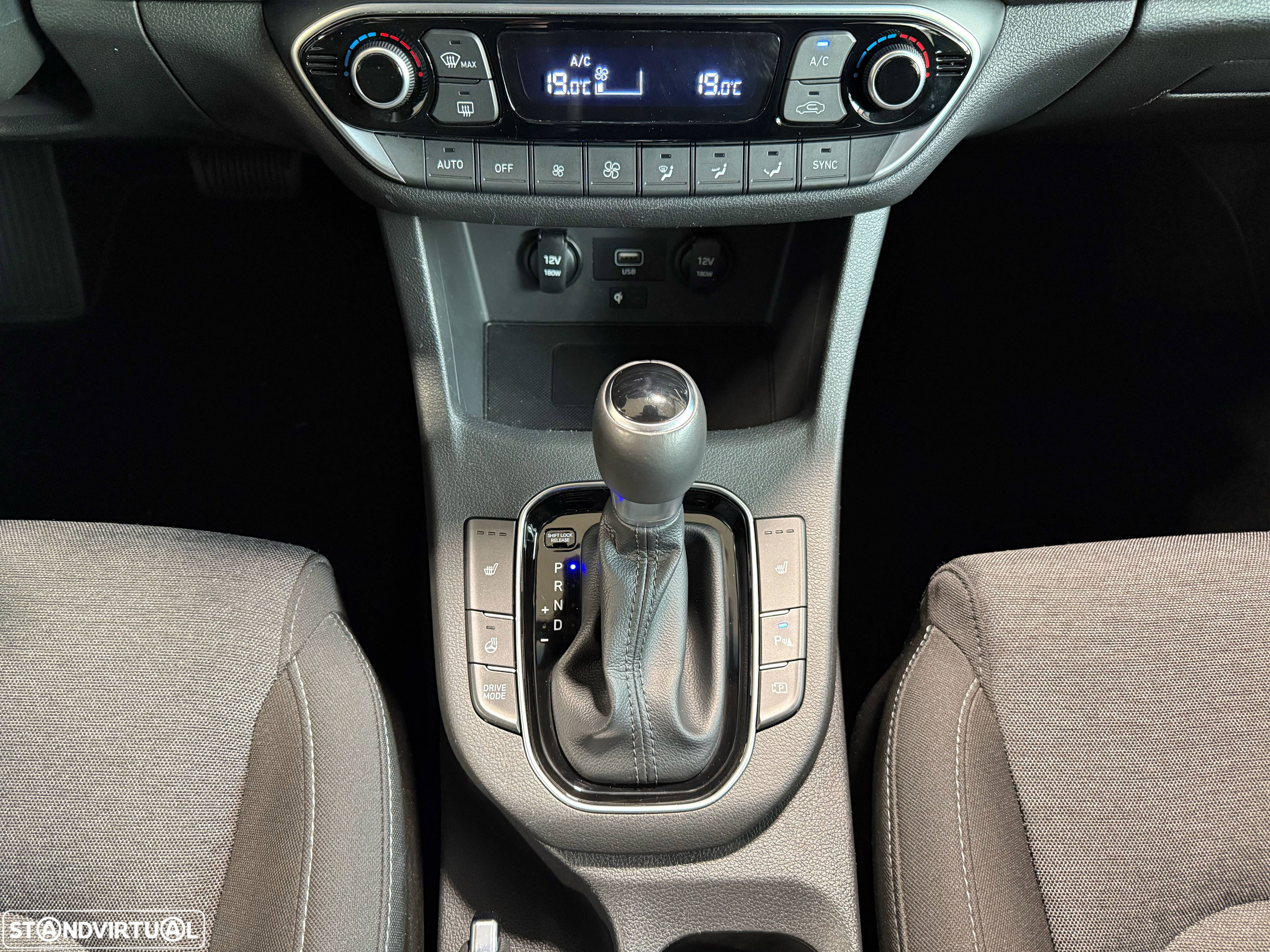 Hyundai i30 SW 1.0 T-GDI 48V-Hybrid DCT Connect & Go - 11