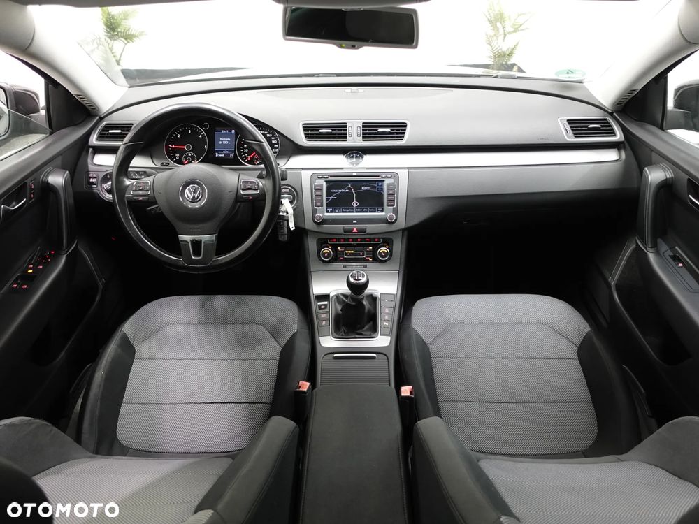 Volkswagen Passat 2.0 Blue TDI SCR Highline - 27