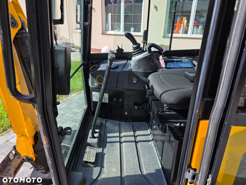JCB 16c1 - 11