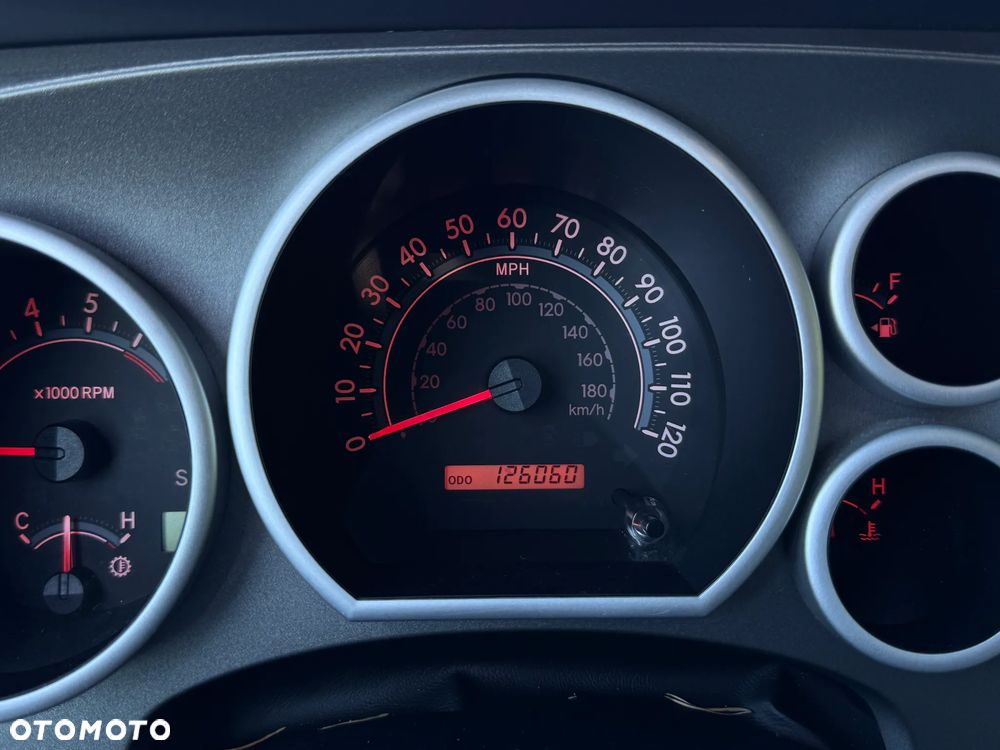 Toyota Sequoia - 13