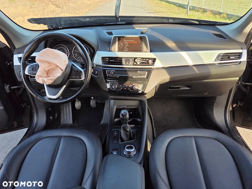 BMW X1 sDrive16d Sport Line - 17