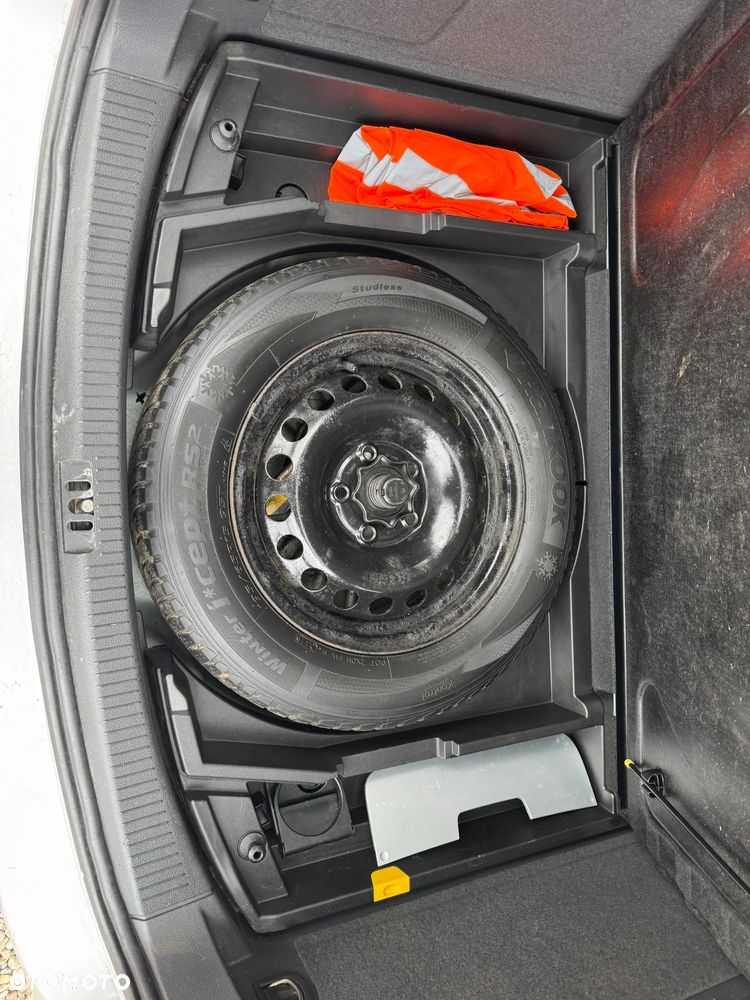 Volkswagen Touran 1.6 TDI DPF Comfortline DSG - 26