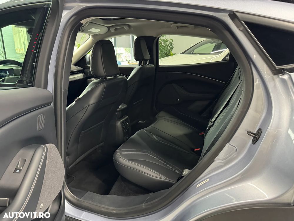 Ford Mustang Mach-E - 11