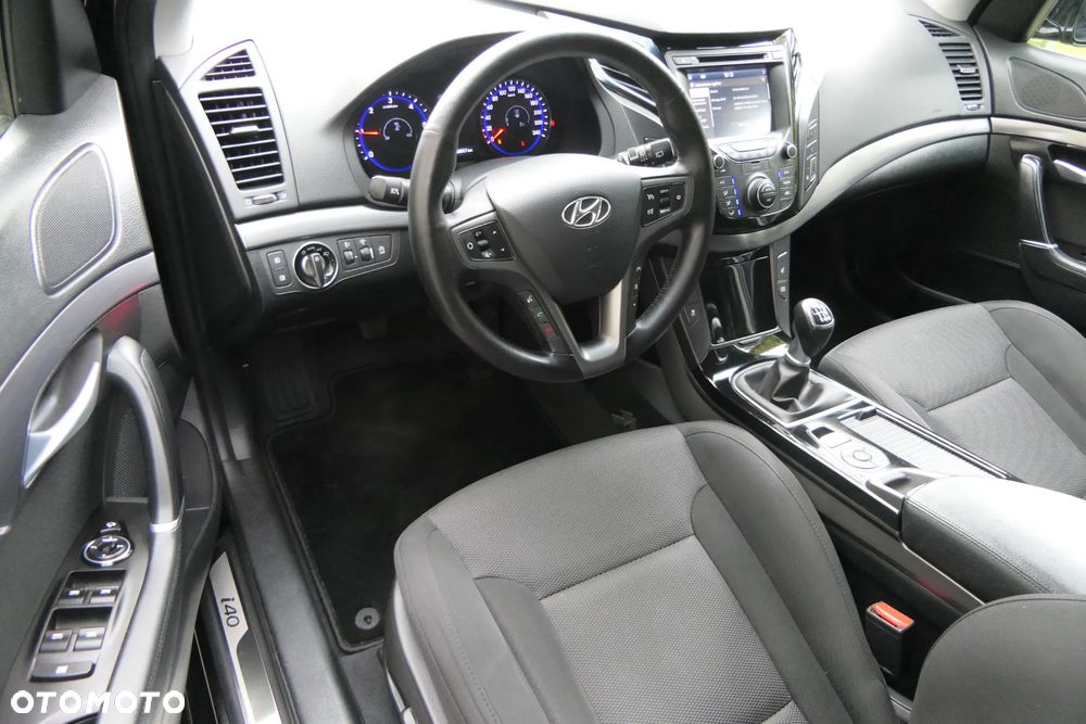 Hyundai i40 Kombi 1.7 CRDi Classic - 17