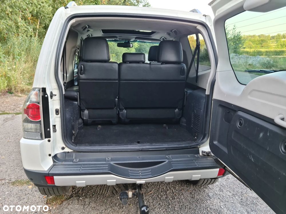 Mitsubishi Pajero - 11