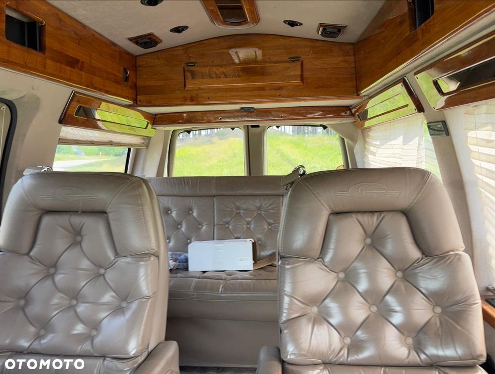 Chevrolet Chevy Van - 40