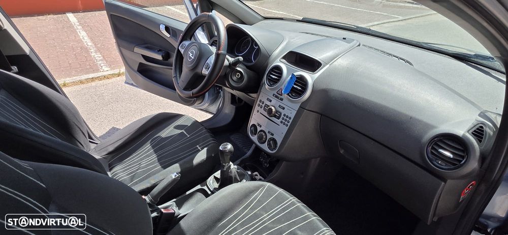 Opel Corsa 1.3 CDTI Enjoy EcoFLEX - 32
