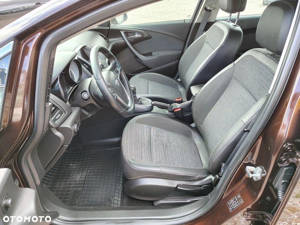 Opel Astra 1.4 T Executive EU6 - 17