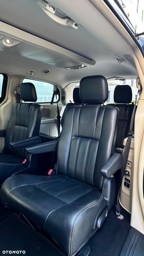 Chrysler Town & Country 3.6 Touring - 37