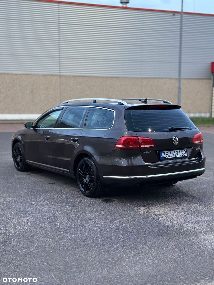 Volkswagen Passat - 4