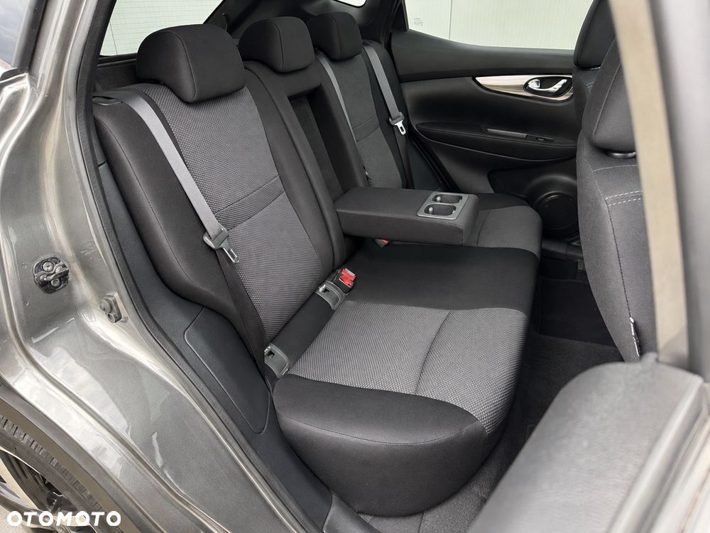 Nissan Qashqai 1.2 DIG-T N-Connecta EU6 - 17