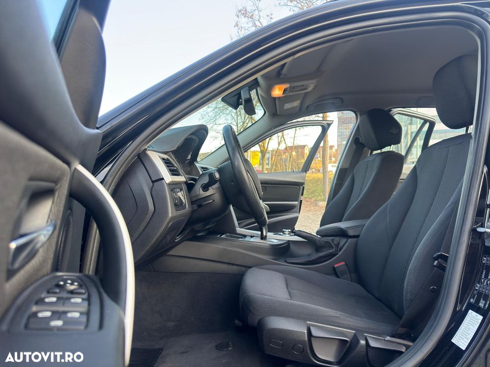 BMW Seria 3 320d Aut. - 23