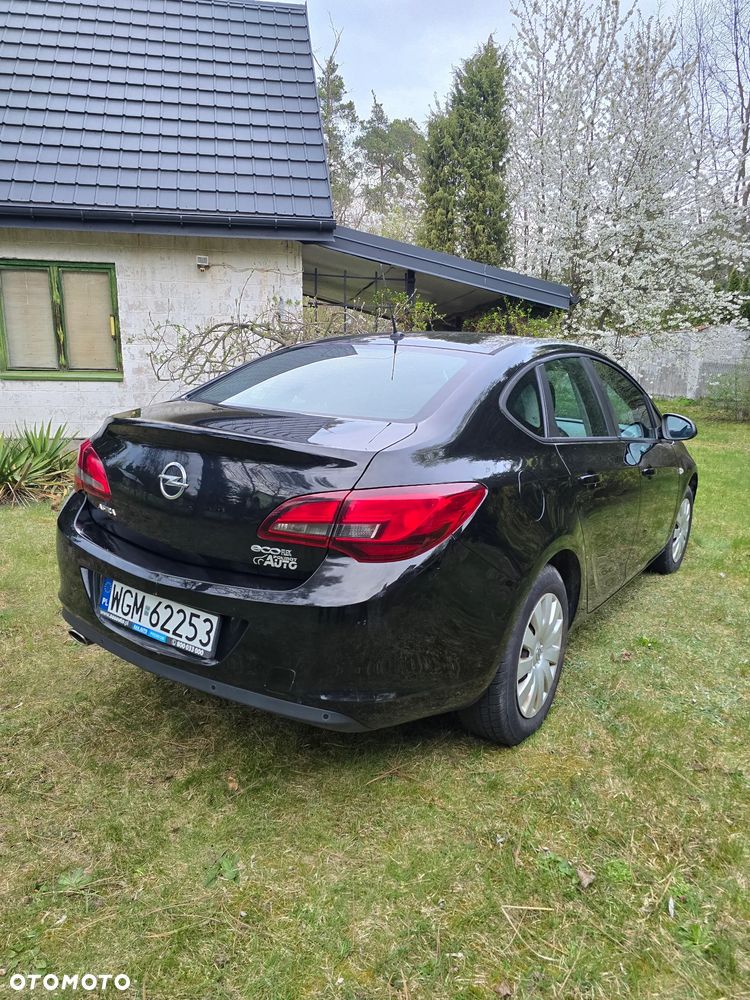 Opel Astra 1.4 Turbo Exklusiv - 3