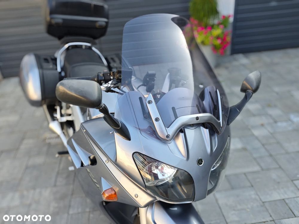 Yamaha FJR - 26