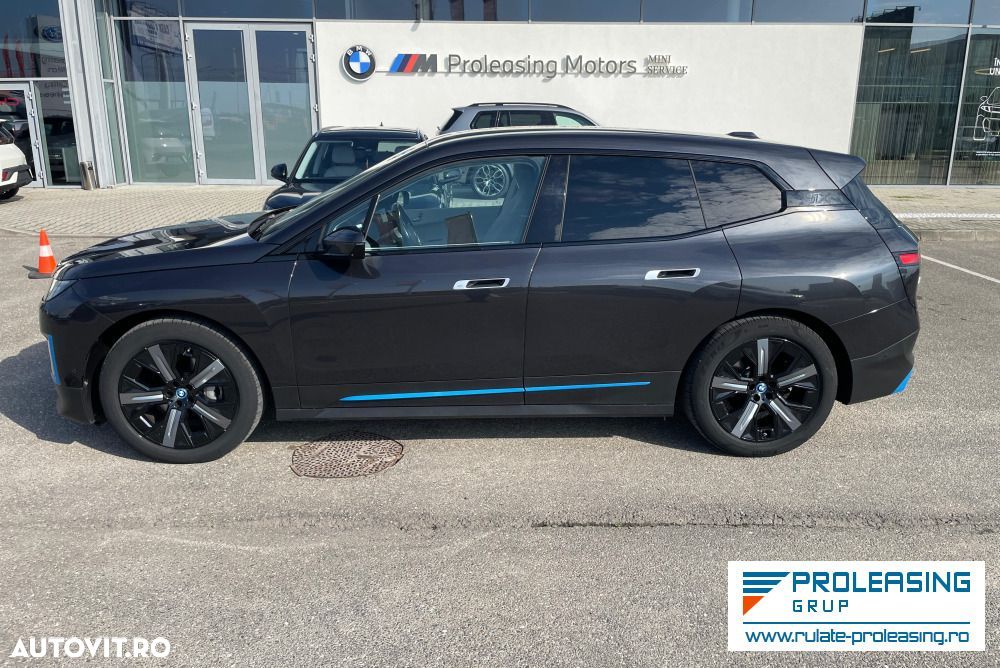 BMW iX - 4