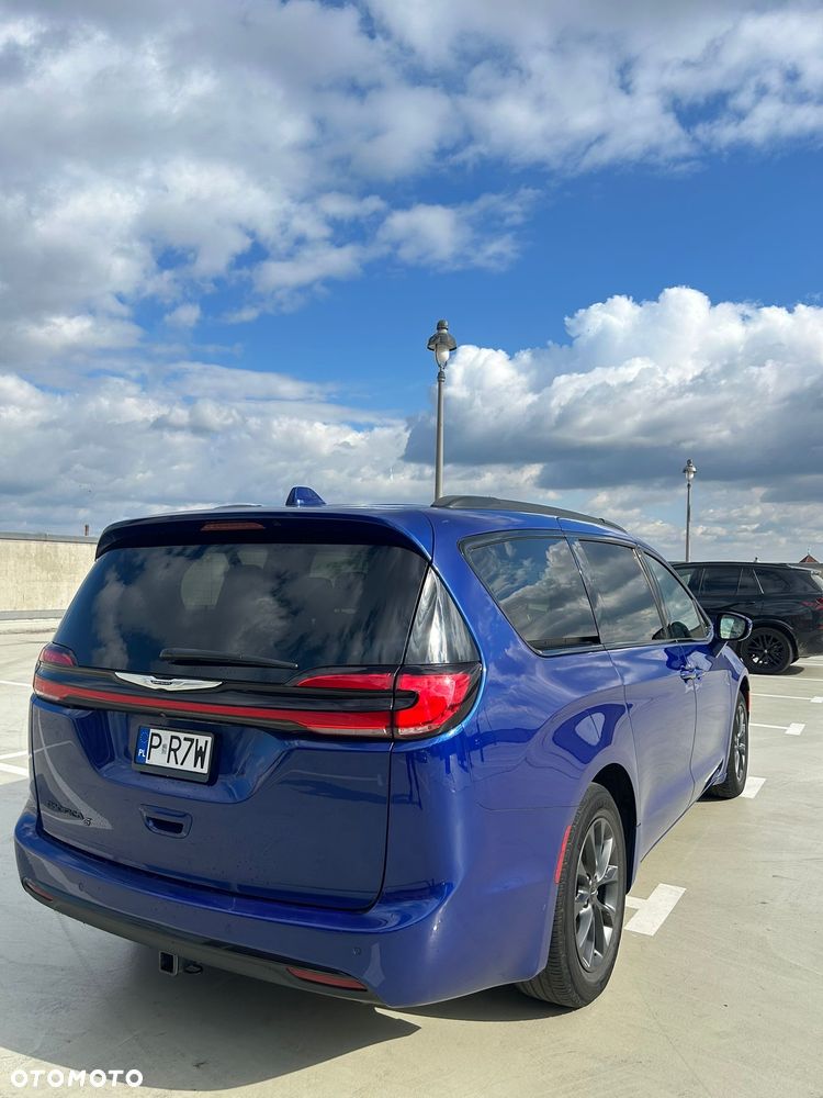 Chrysler Pacifica - 4