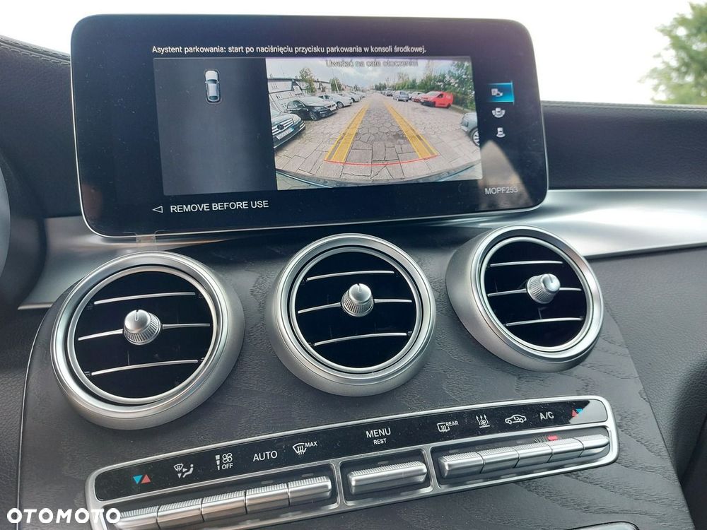 Mercedes-Benz GLC - 32
