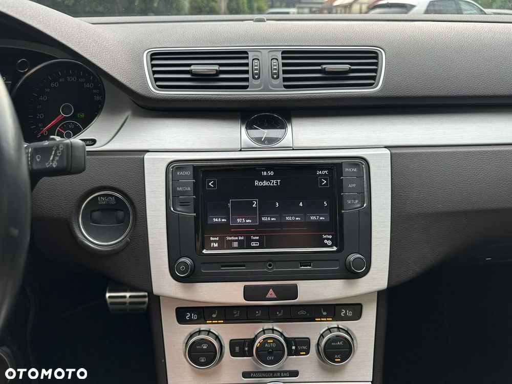 Volkswagen Passat - 16