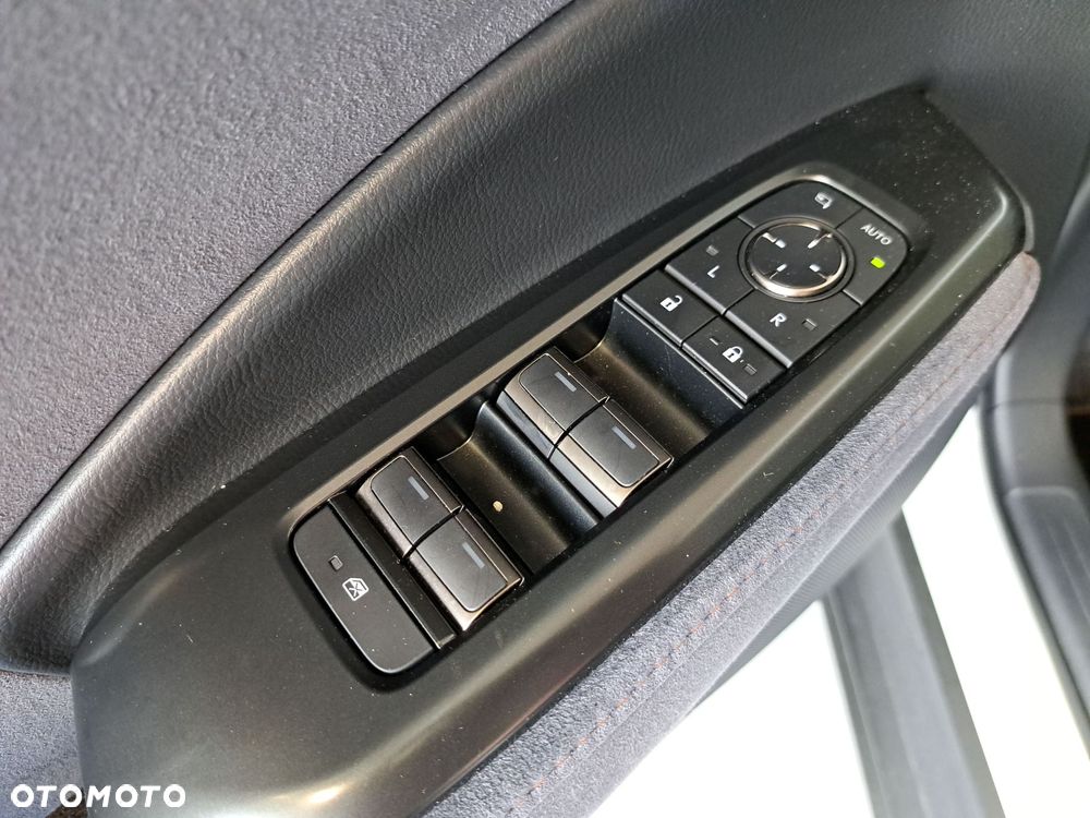 Lexus LBX 1.5 Hybrid Cool - 34