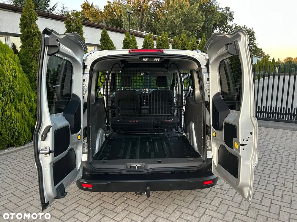 Ford Tourneo Connect Grand - 30