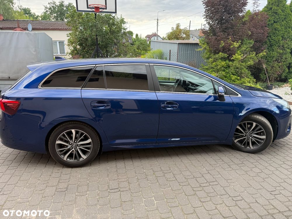 Toyota Avensis 2.0 Premium MS - 6