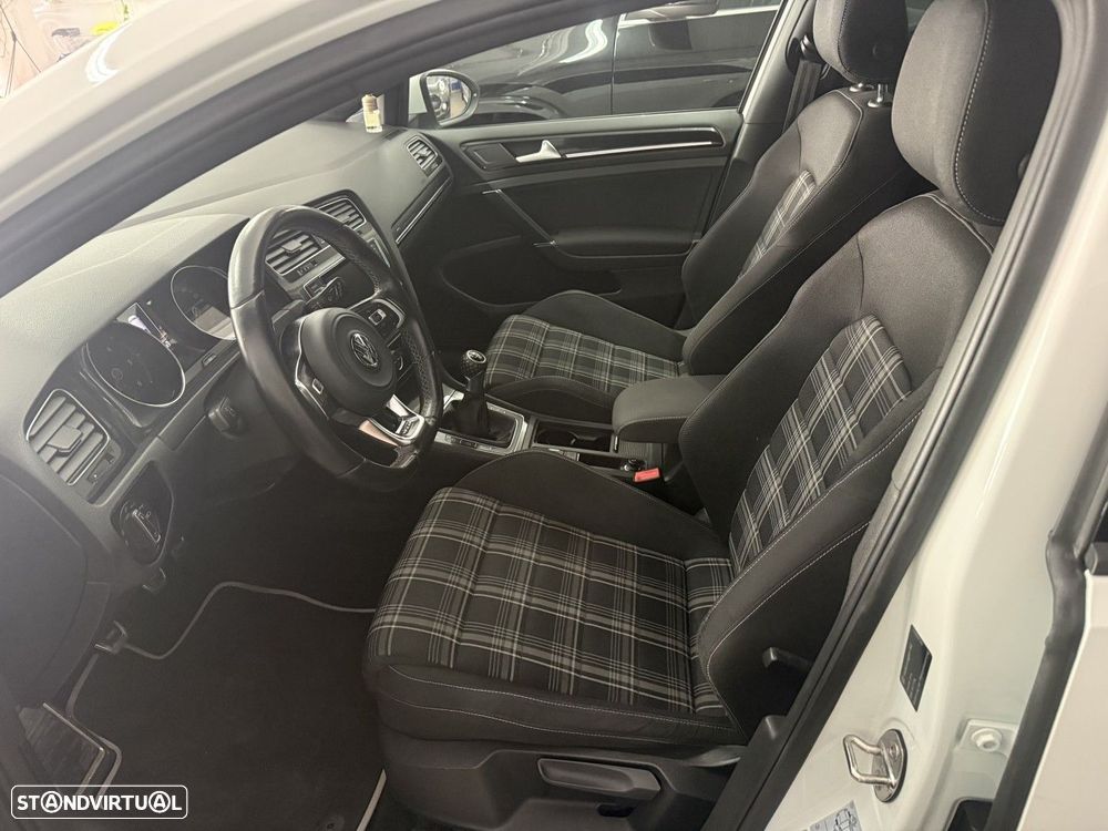 VW Golf 2.0 TDI GTD - 7