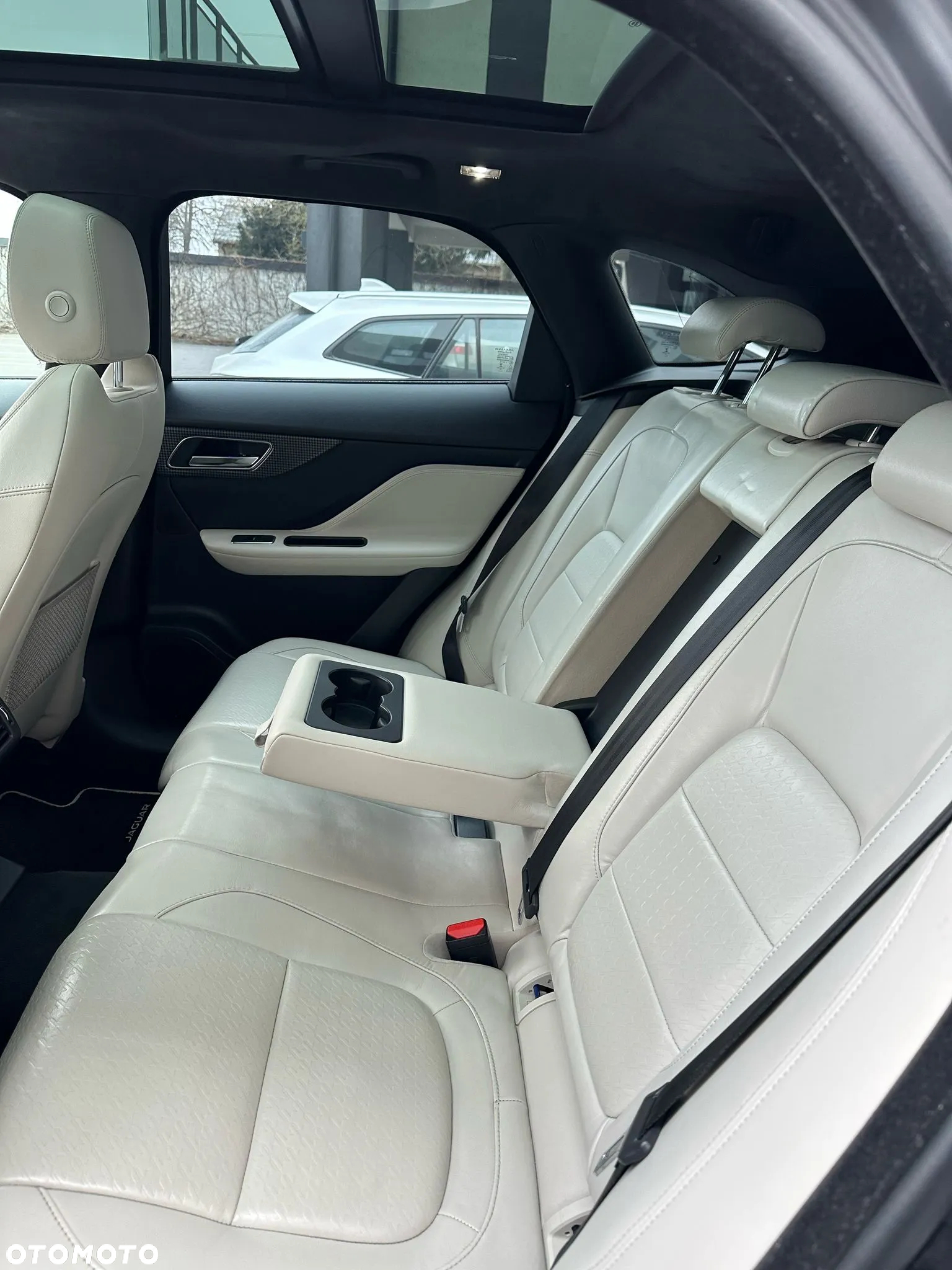 Jaguar F-Pace 3.0 V6 AWD First Edition - 10