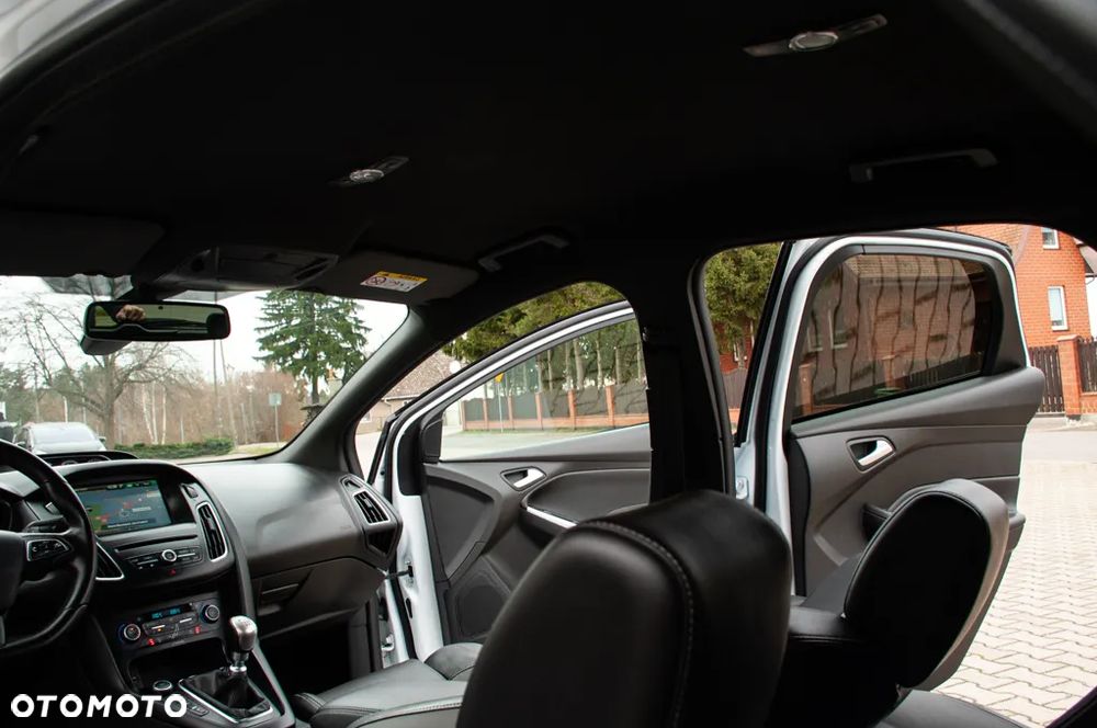 Ford Focus 2.0 TDCi ST mit Leder-Exclusiv-Paket - 27