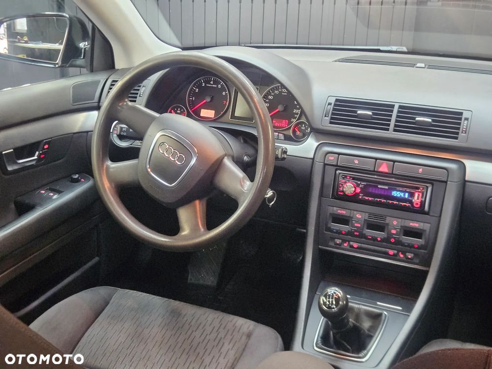 Audi A4 Limousine - 13