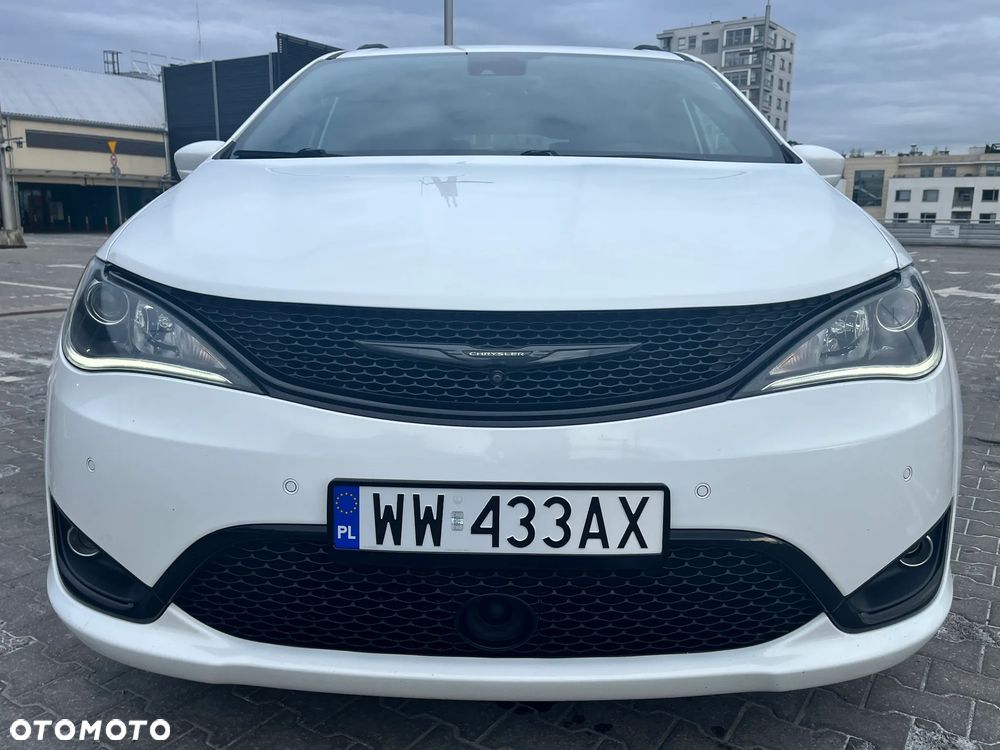 Chrysler Pacifica - 14