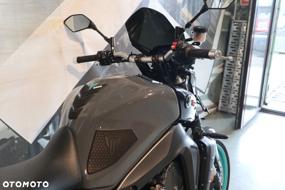 Yamaha MT - 19