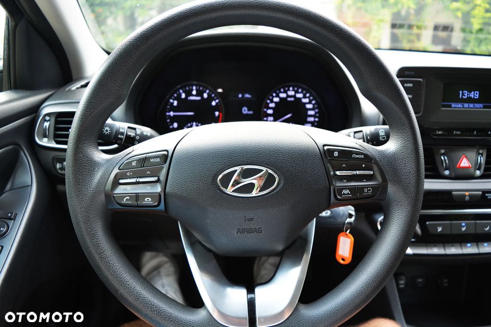 Hyundai i30 1.5 DPI Classic + - 12