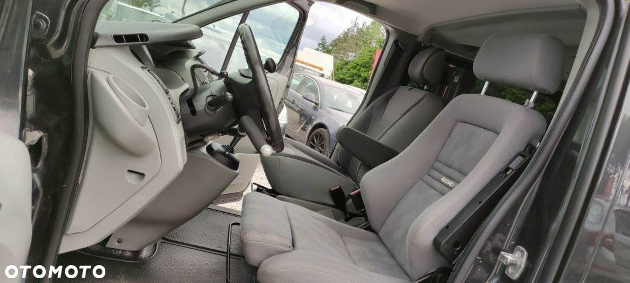 Opel Vivaro - 15