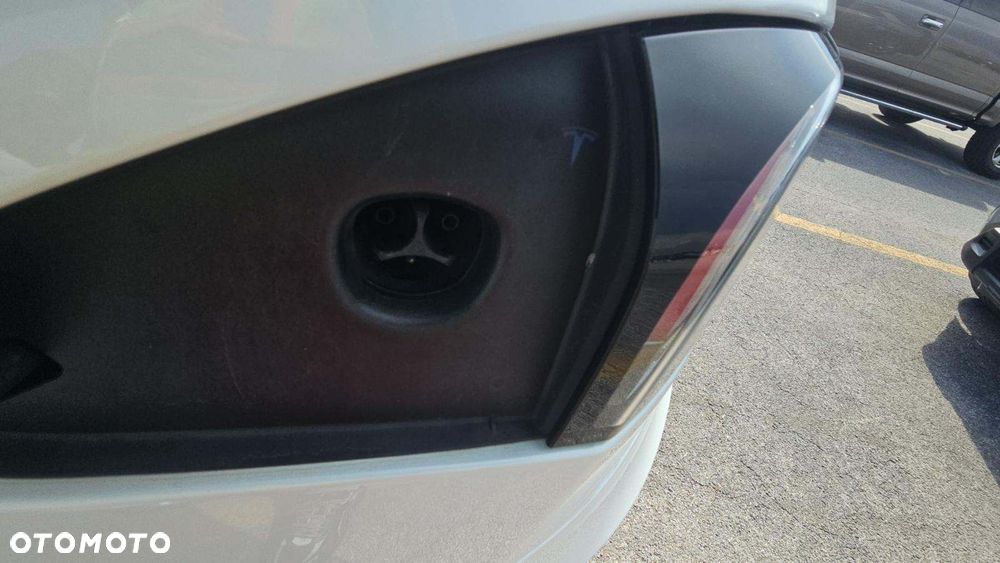 Tesla Model S AWD - 14