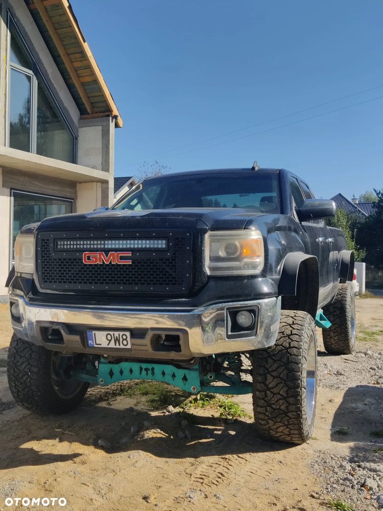 GMC Sierra - 1