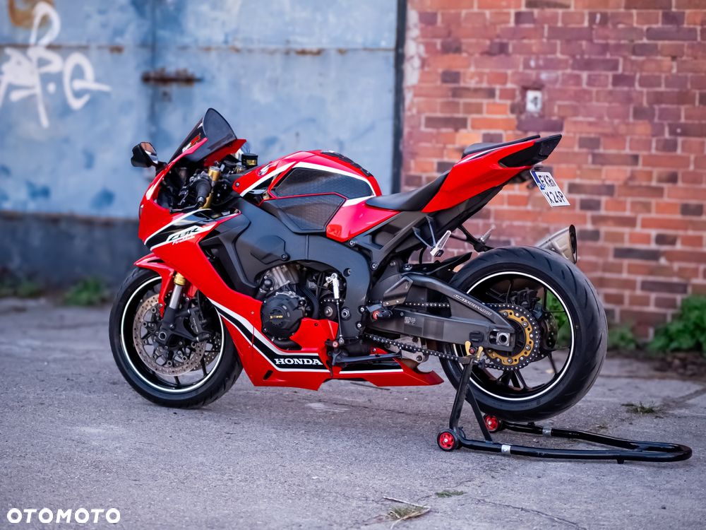 Honda CBR - 7