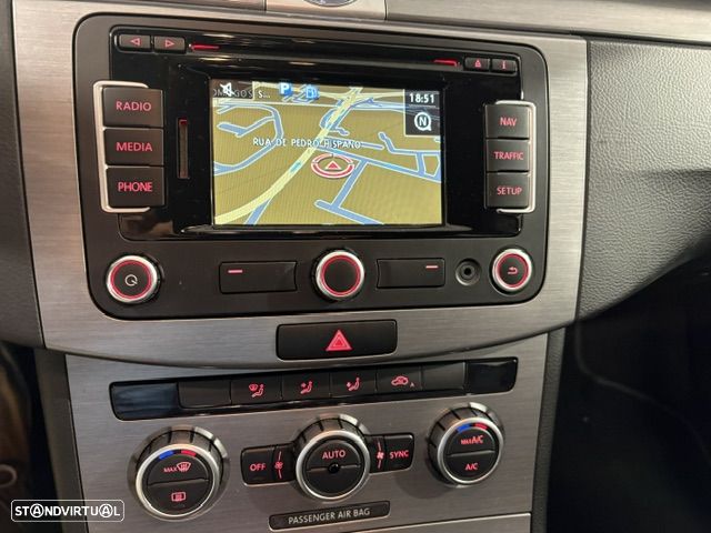 VW Passat Variant - 16