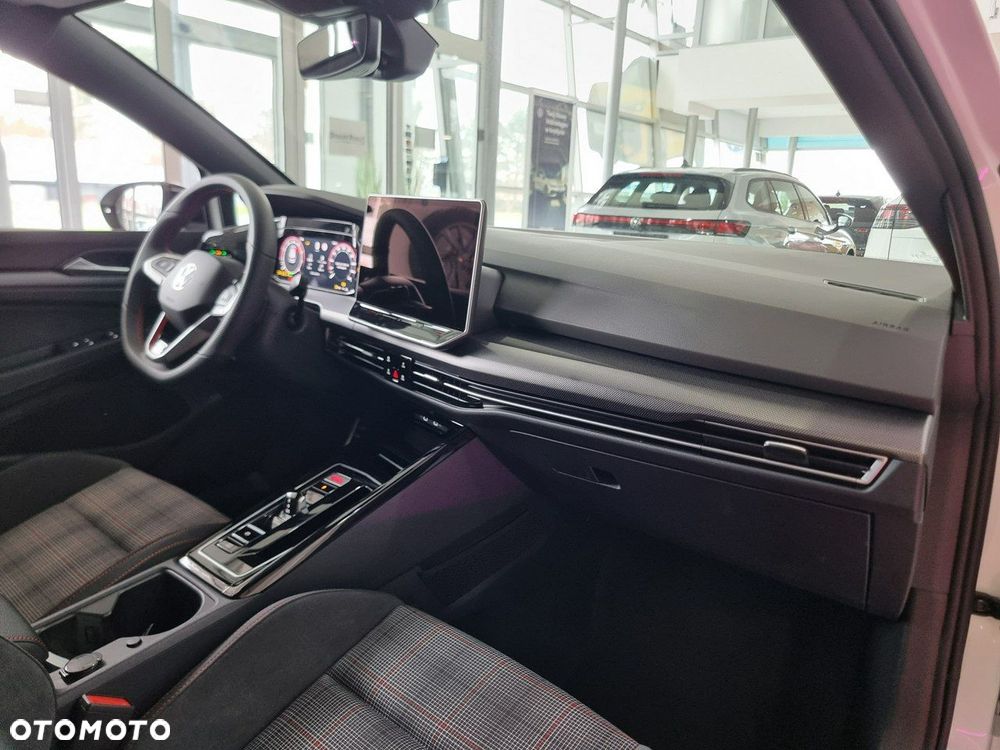 Volkswagen Golf - 17