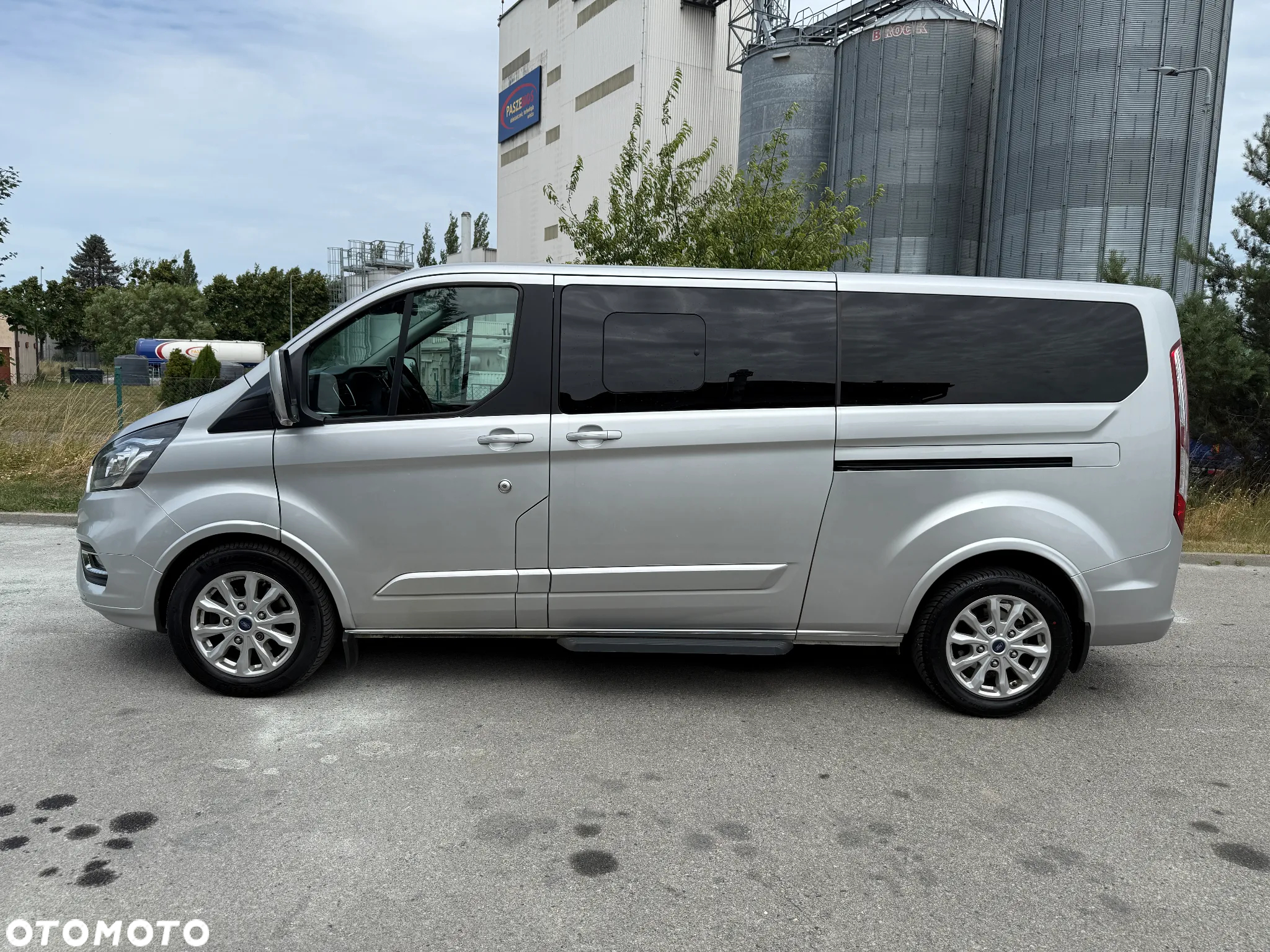 Ford Tourneo Custom - 8