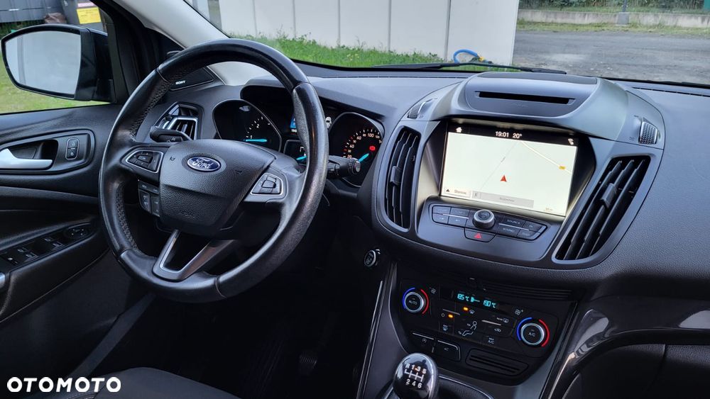 Ford Kuga 2.0 TDCi FWD Titanium - 23