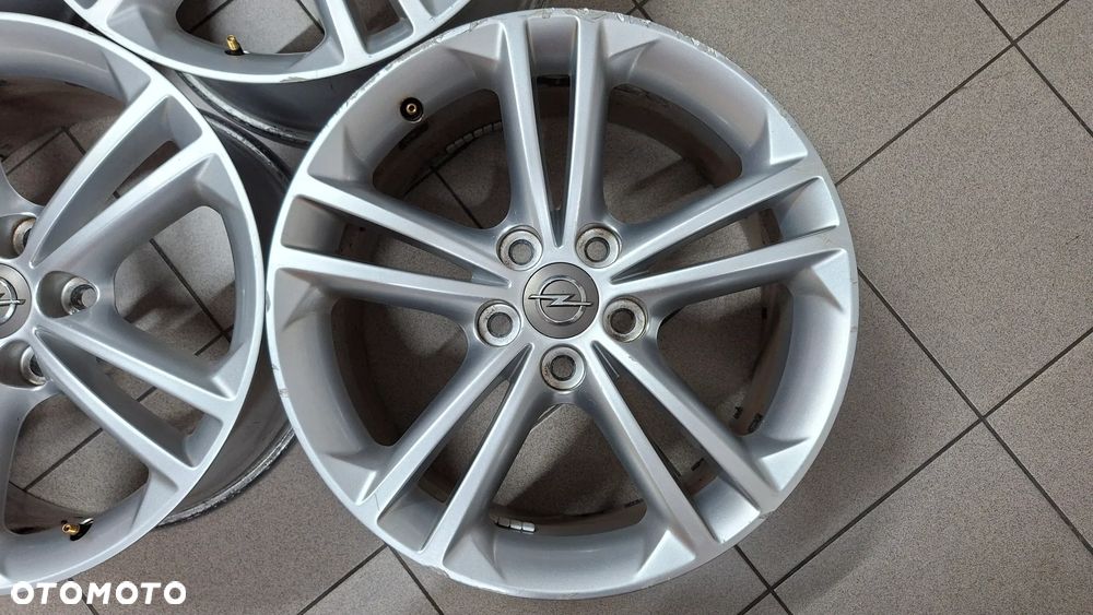 Felgi Aluminiowe 18 Opel Insignia A 5x120 ET 42 - 5