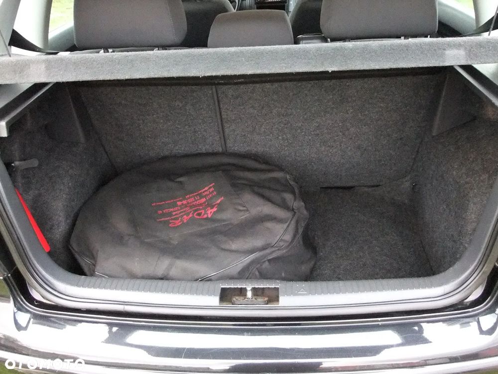 Volkswagen Polo 1.6 United - 12